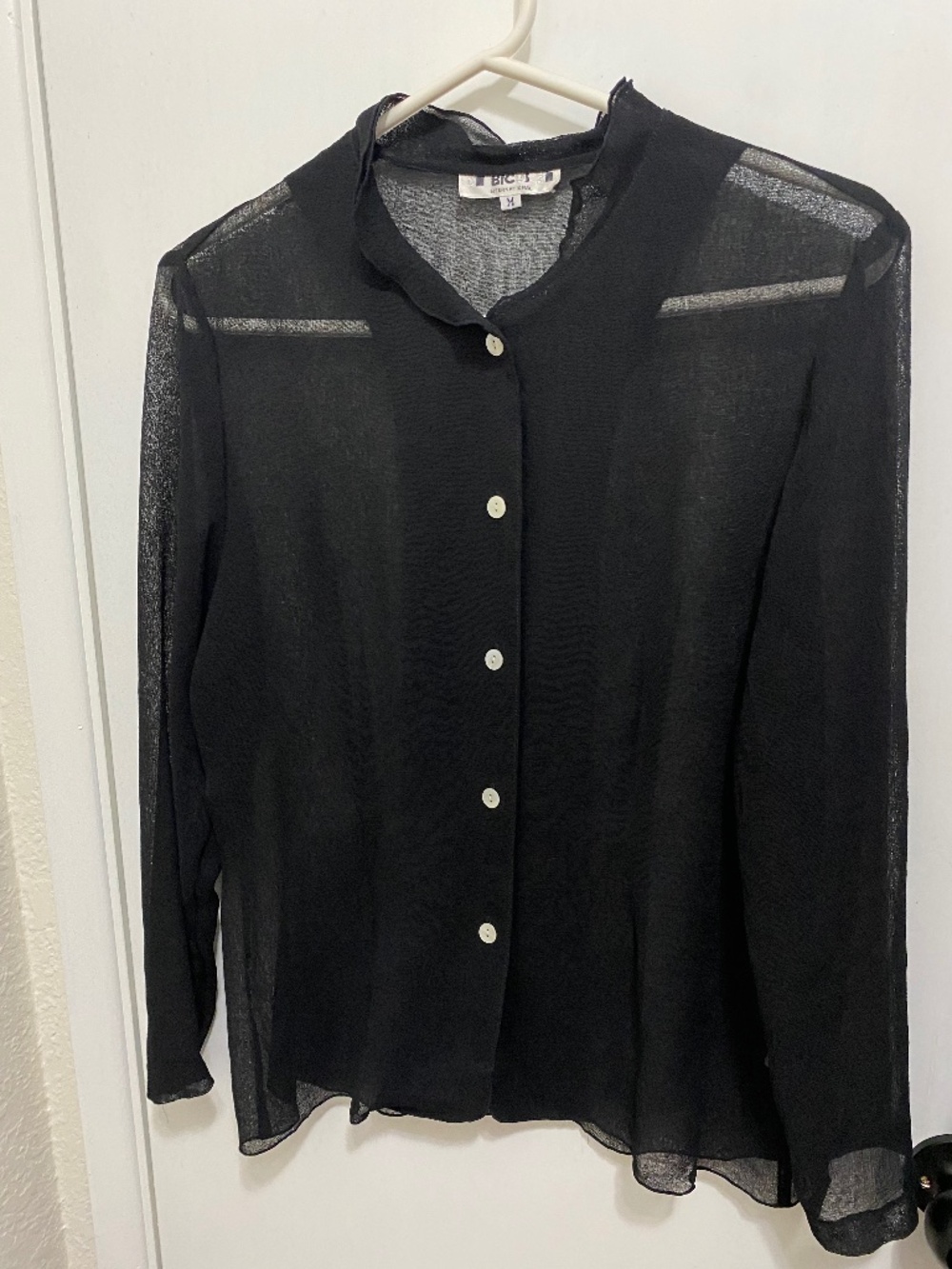 Vintages Bicus  Black Size M  Women’s Sheer  Long Sleeves.